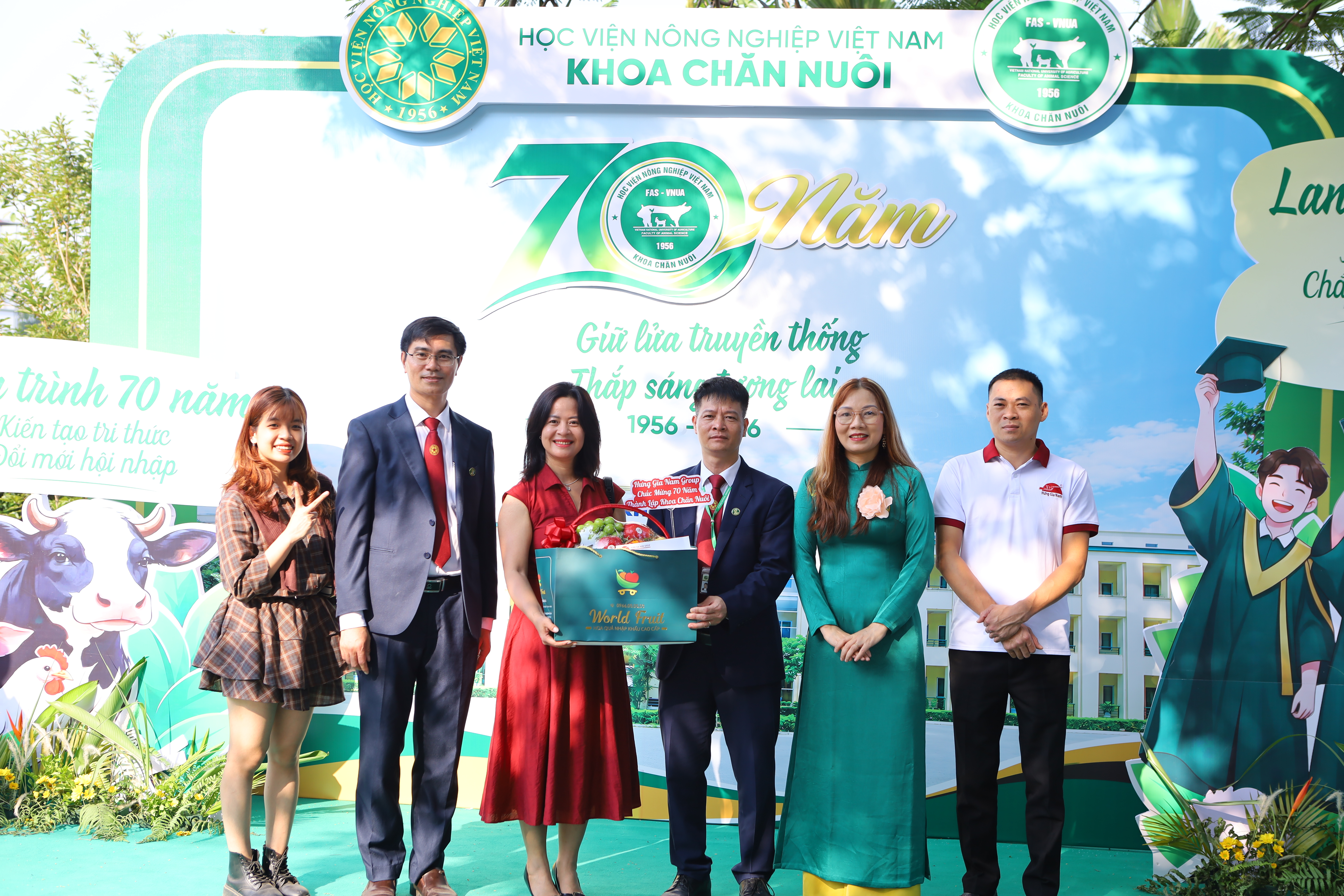 HƯNG GIA NAM GROUP CHÚC MỪNG 70 NĂM THÀNH LẬP KHOA CHĂN NUÔI - HỌC VIỆN NÔNG NGHIỆP VIỆT NAM